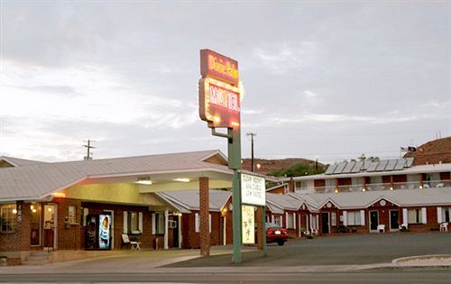 Dixie Palm Motel St. George Buitenkant foto