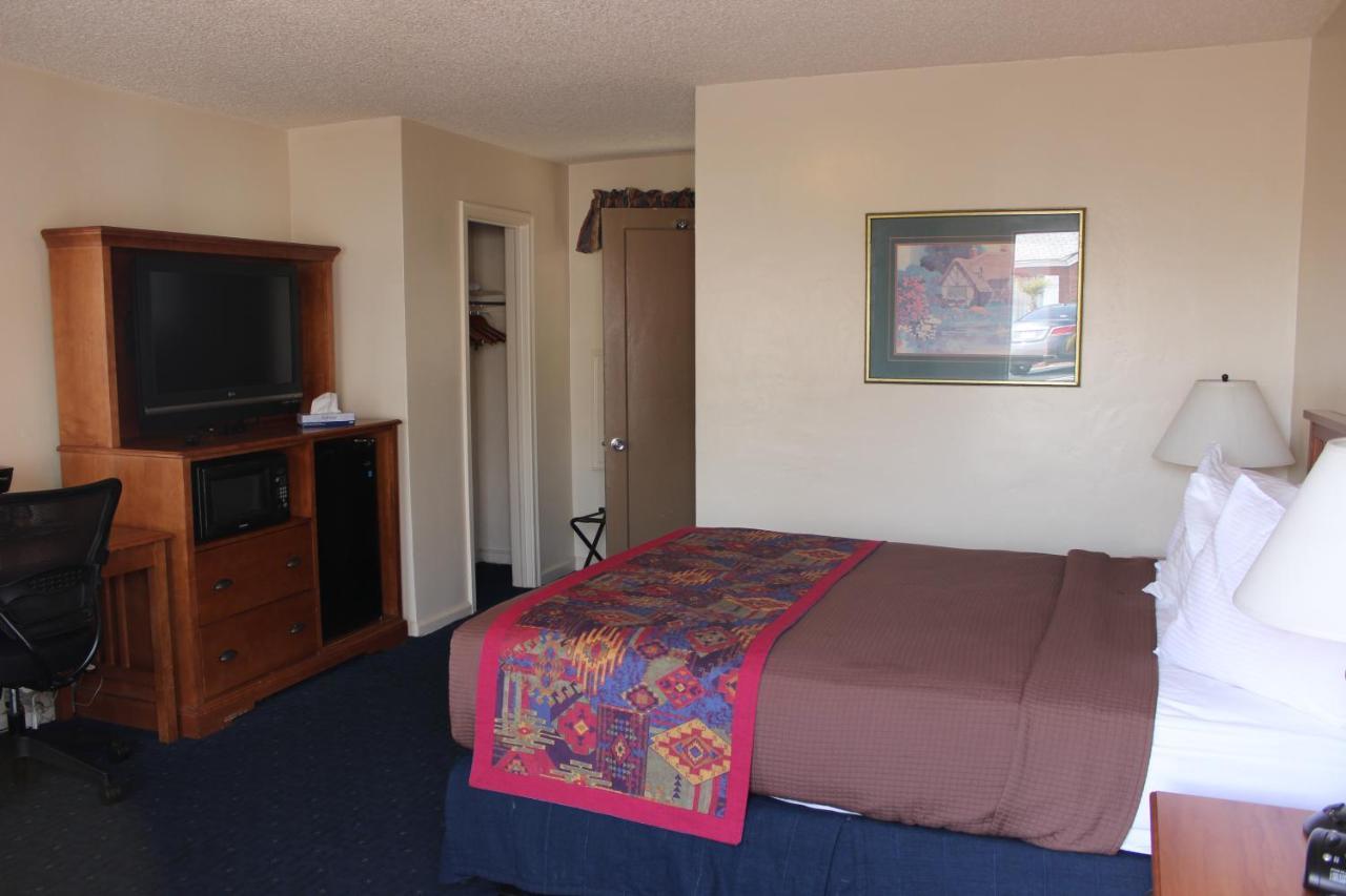Dixie Palm Motel St. George Buitenkant foto
