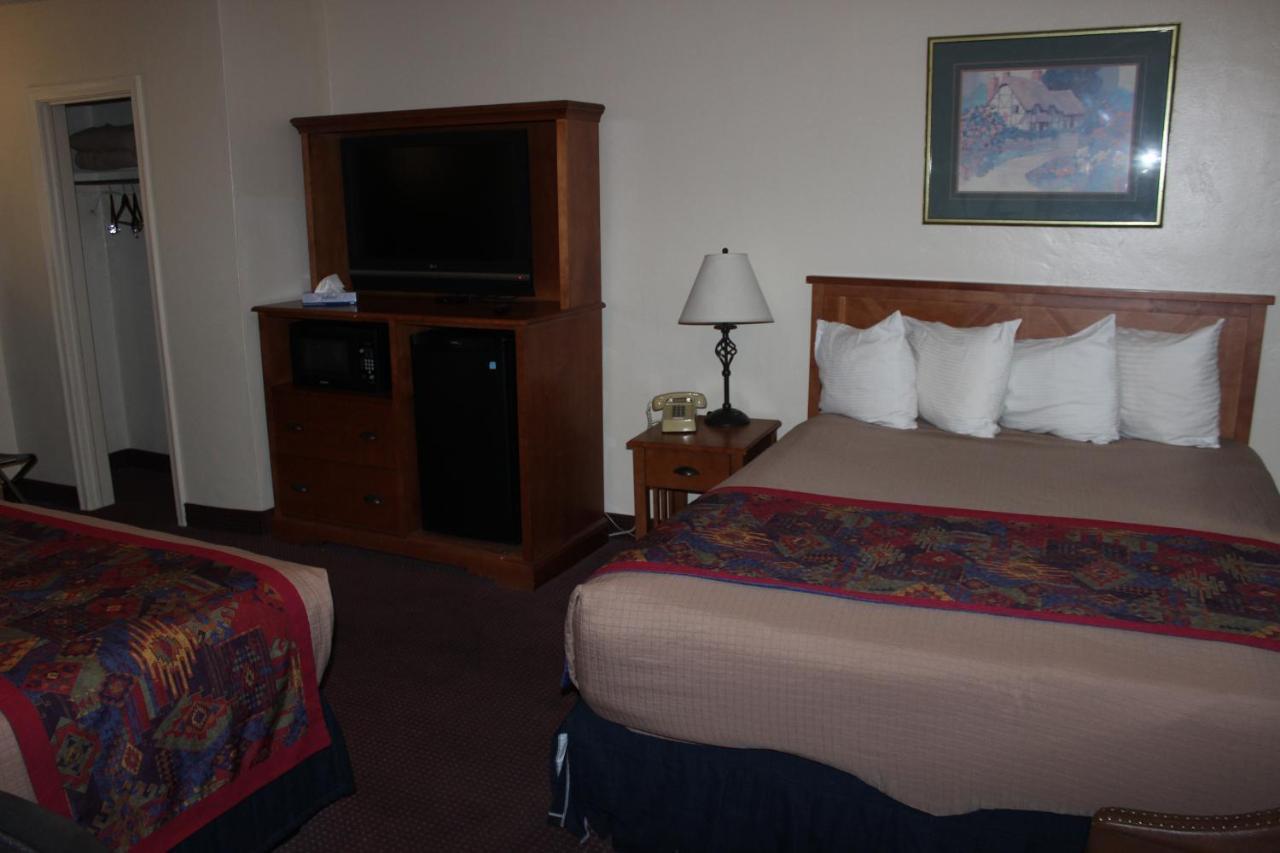 Dixie Palm Motel St. George Buitenkant foto