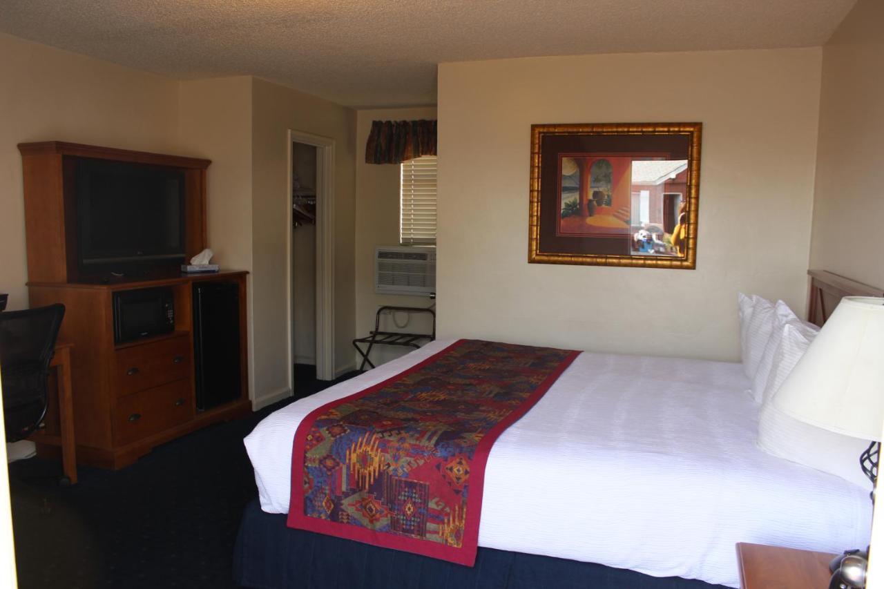 Dixie Palm Motel St. George Buitenkant foto